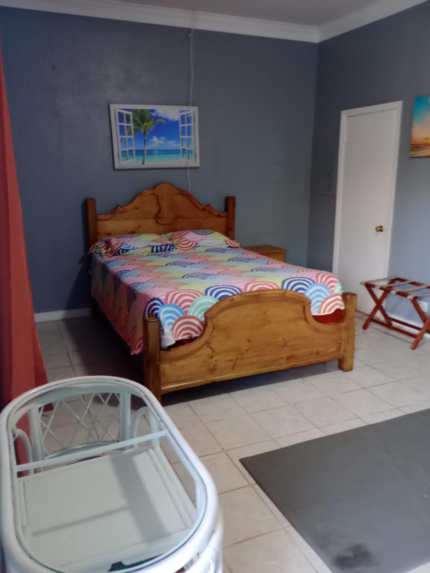 Surfers Manor Motel Gregory Town Exterior foto