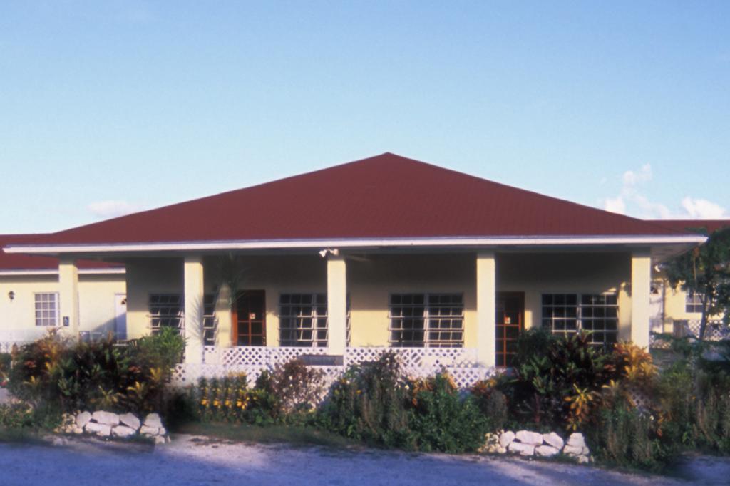 Surfers Manor Motel Gregory Town Exterior foto